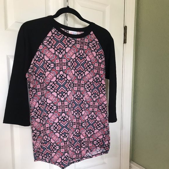 LuLaRoe Tops - LuLaRoe Randy, Size M, Like NEW LuLaRoe Tops - LuLaRoe Randy, Size M, Like NEW